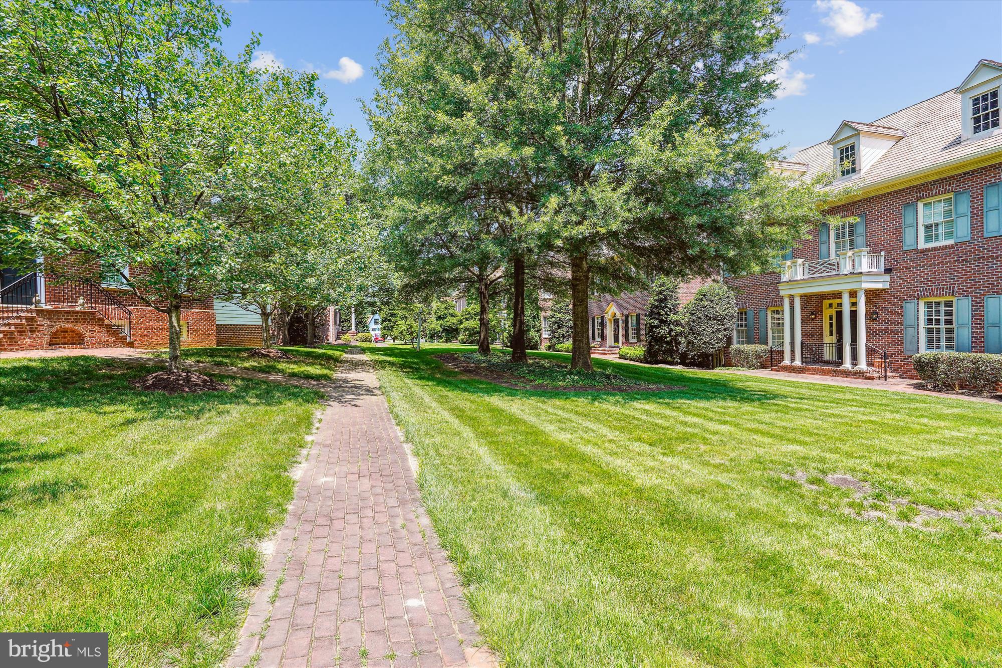 9858 PALACE GREEN WAY