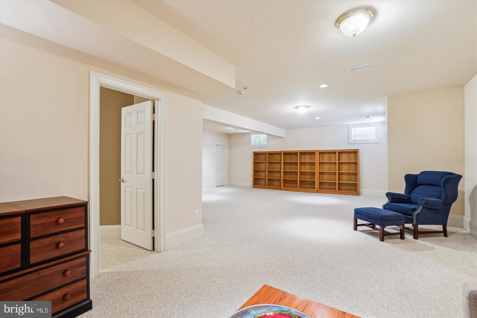 WILLIAMSBURG COMMONS - Residential