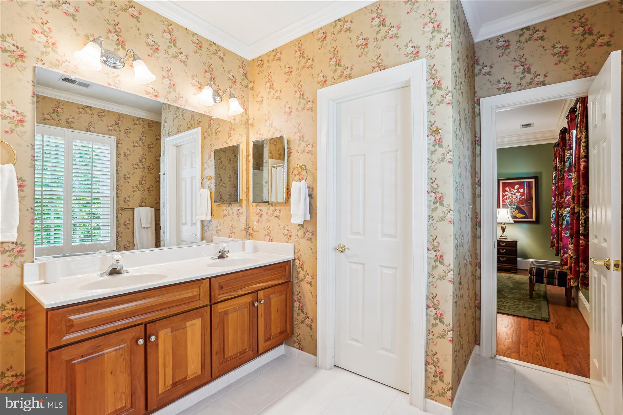 WILLIAMSBURG COMMONS - Residential