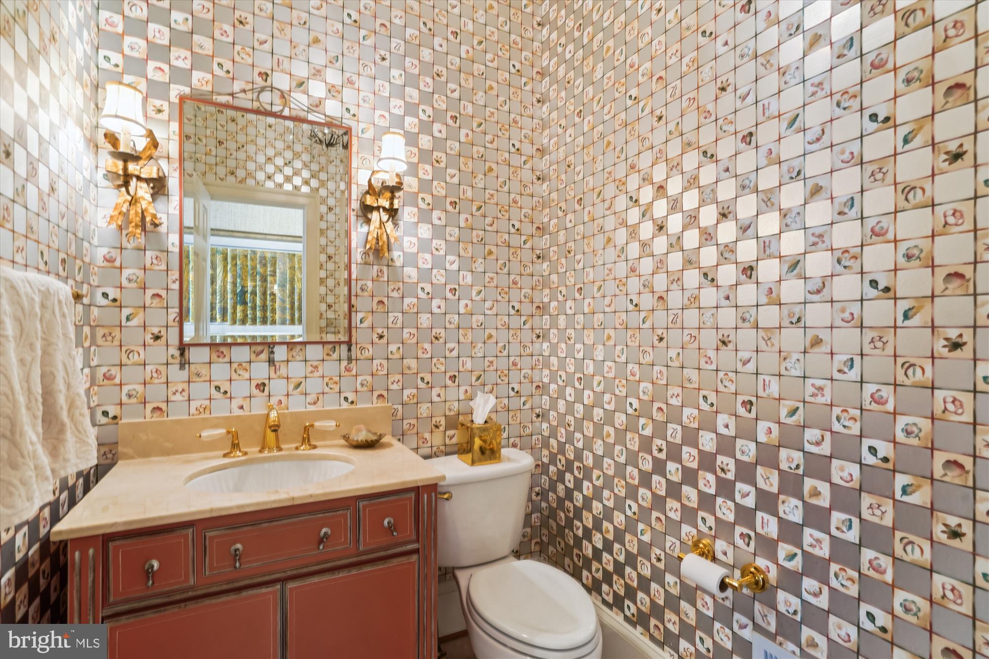 WILLIAMSBURG COMMONS - Residential