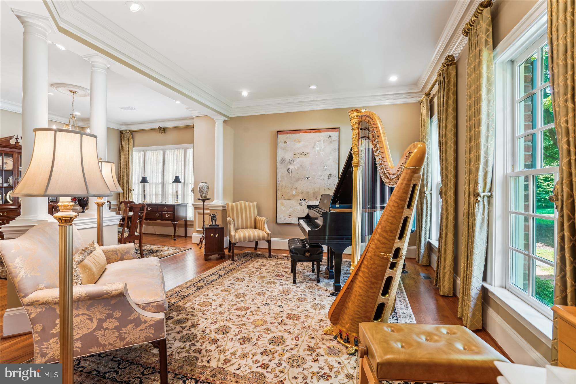 WILLIAMSBURG COMMONS - Residential