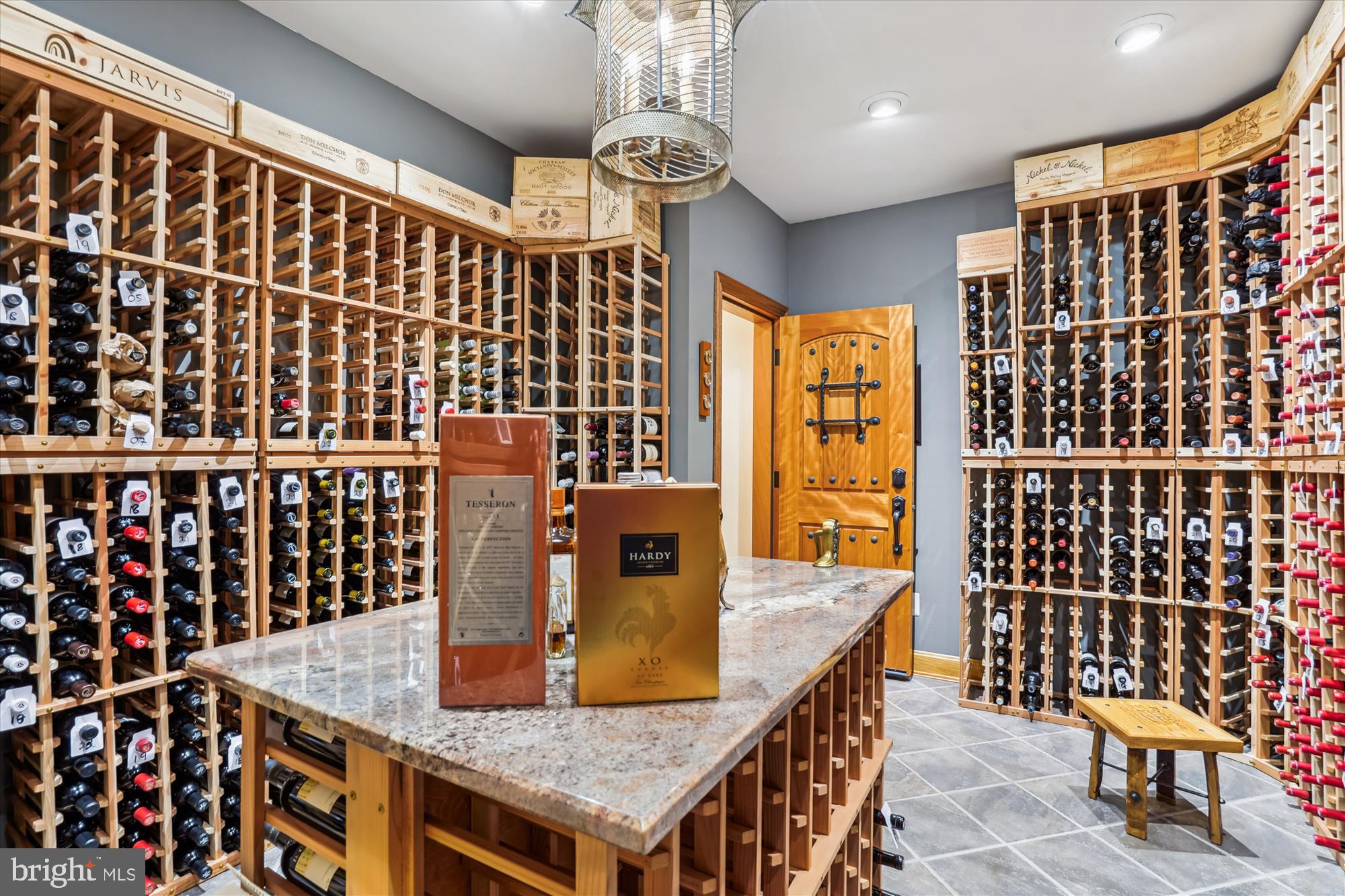 WILLIAMSBURG COMMONS - Residential