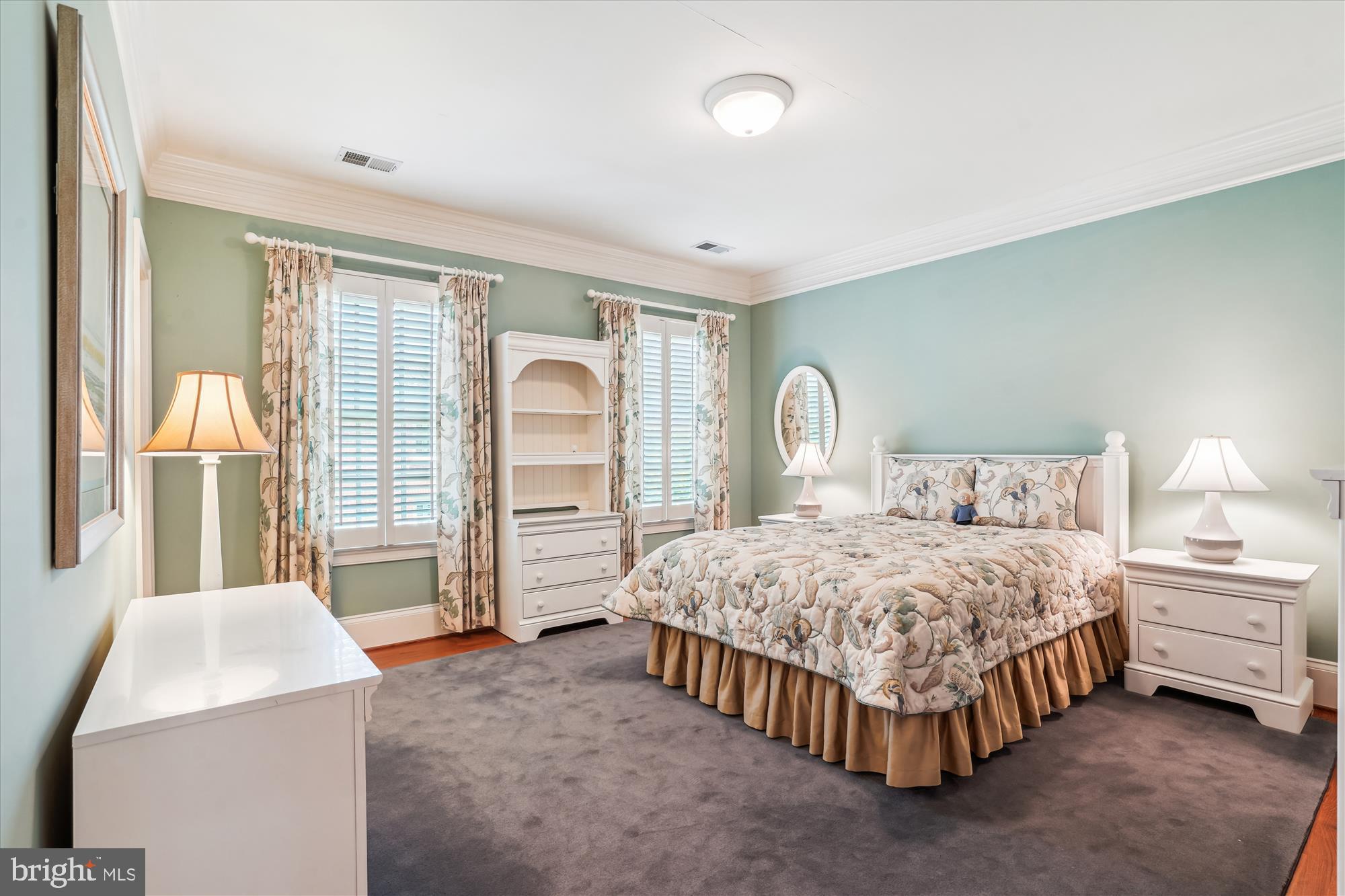 WILLIAMSBURG COMMONS - Residential