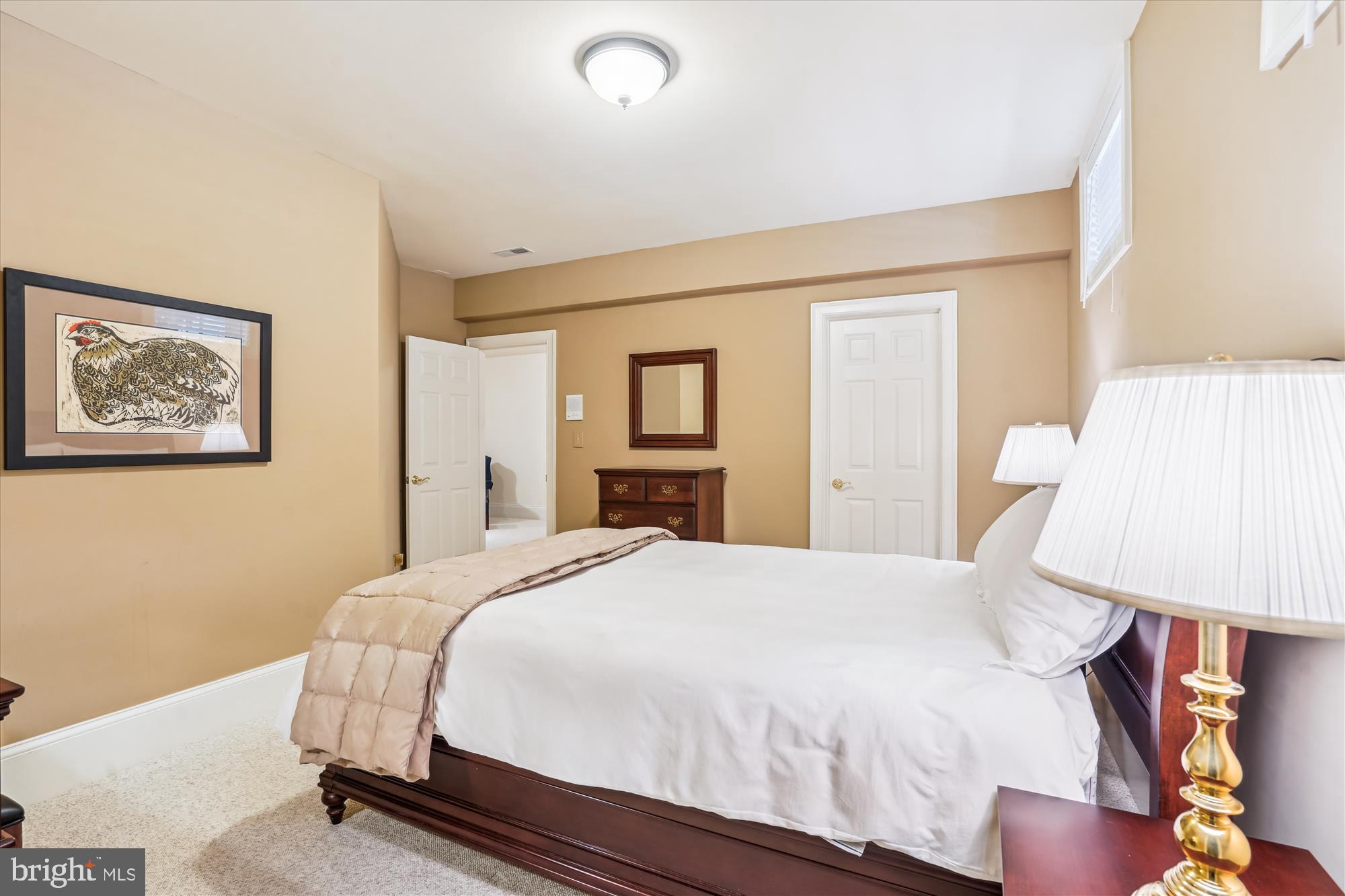 WILLIAMSBURG COMMONS - Residential