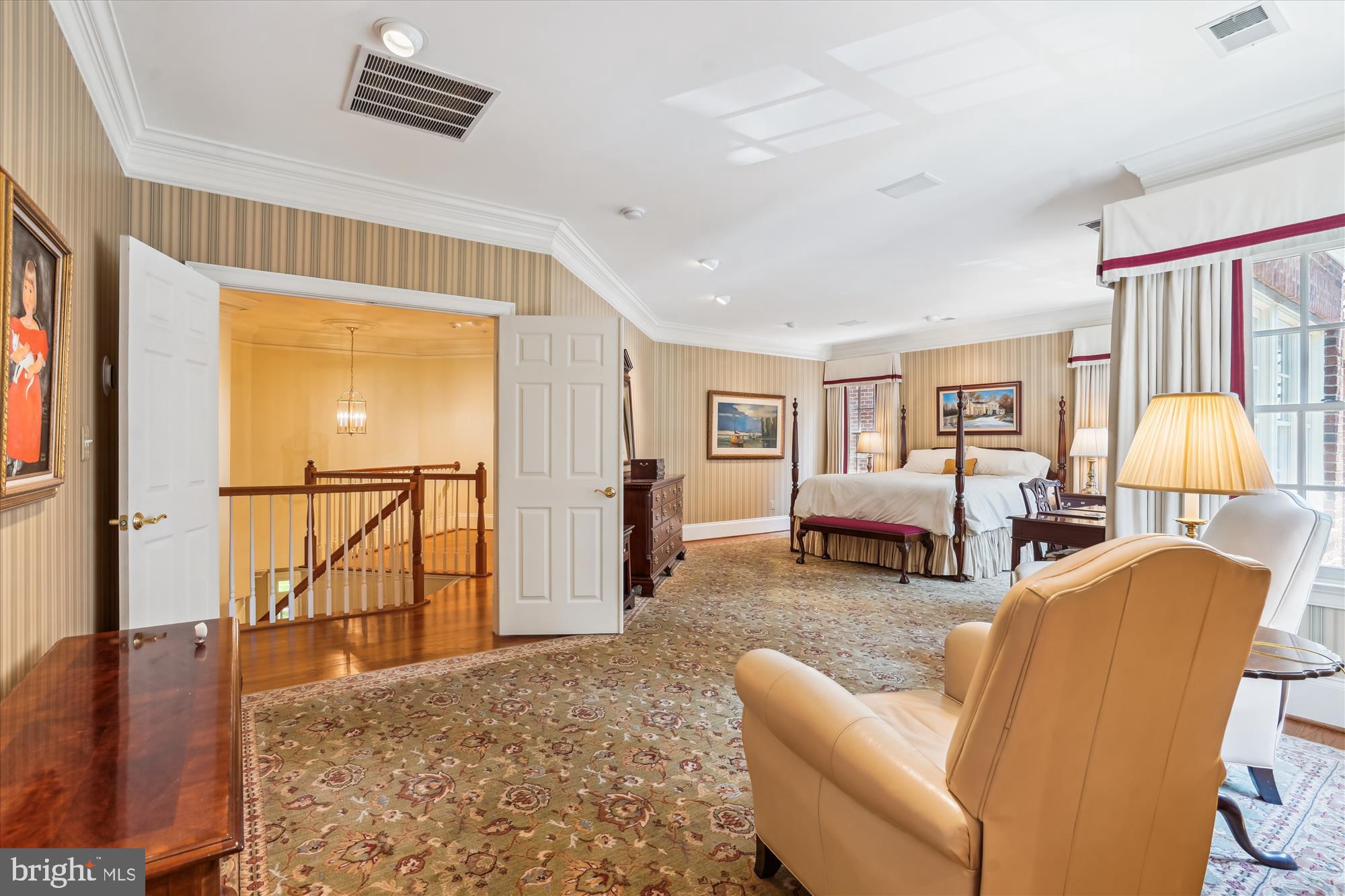 WILLIAMSBURG COMMONS - Residential