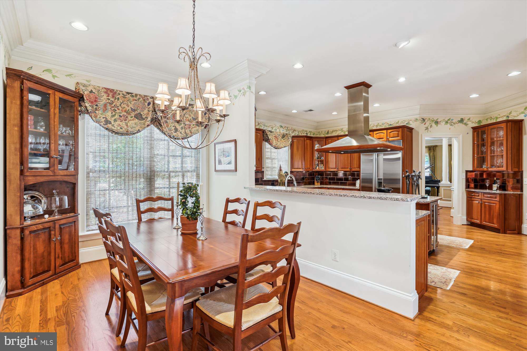 WILLIAMSBURG COMMONS - Residential