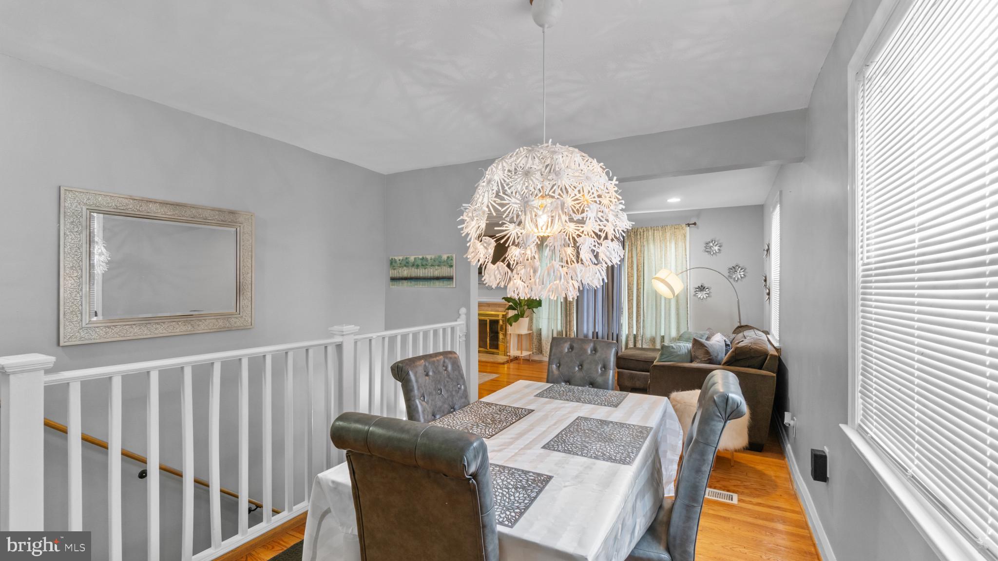 PARADISE MANOR - Residential