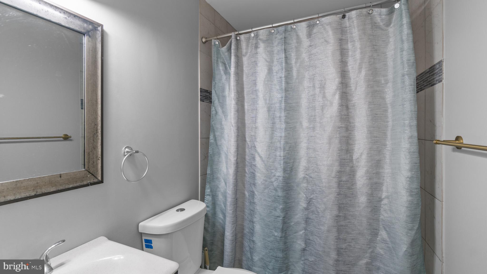 PARADISE MANOR - Residential