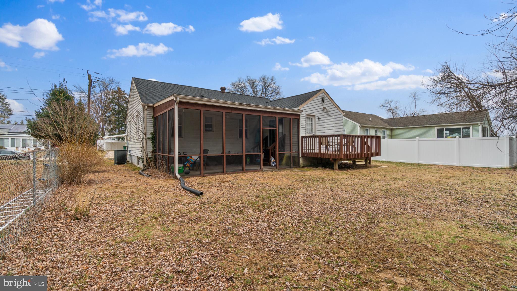 PARADISE MANOR - Residential