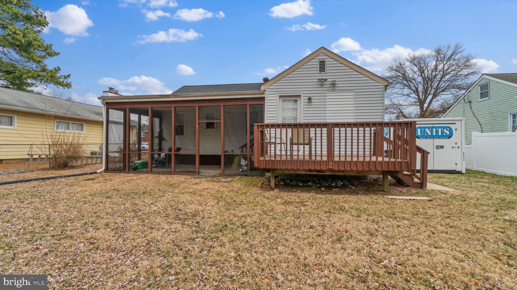 PARADISE MANOR - Residential