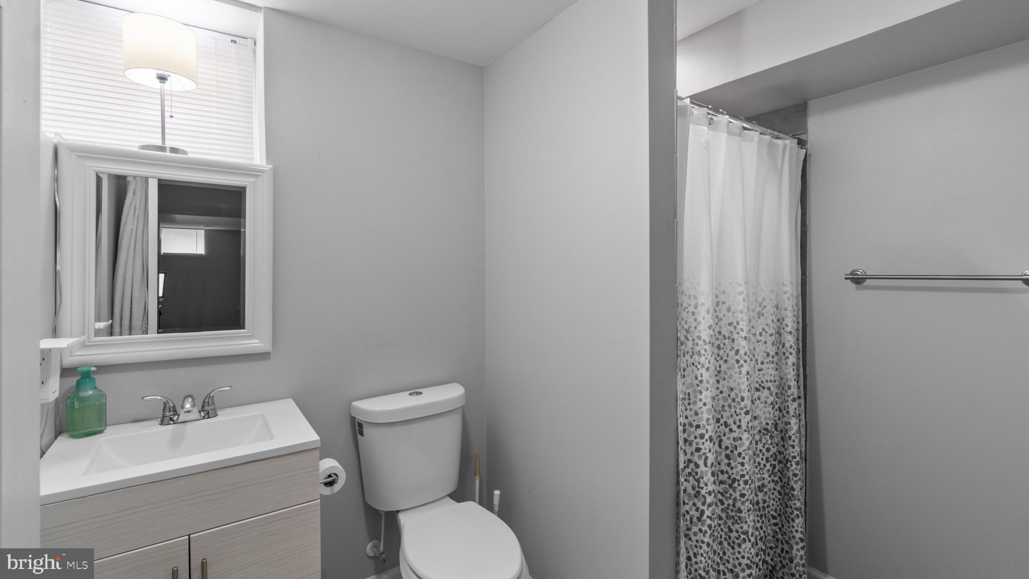 PARADISE MANOR - Residential