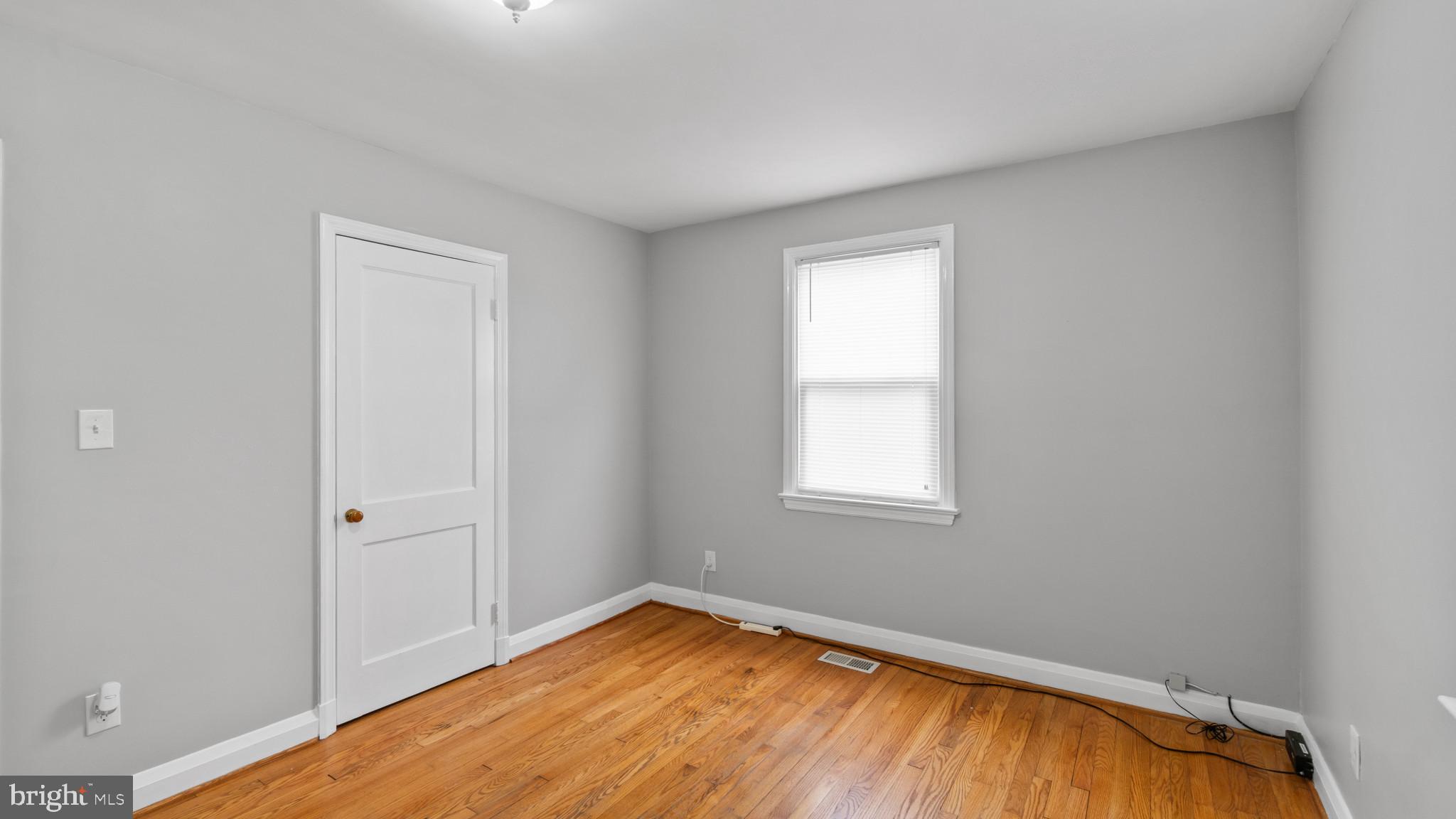 PARADISE MANOR - Residential