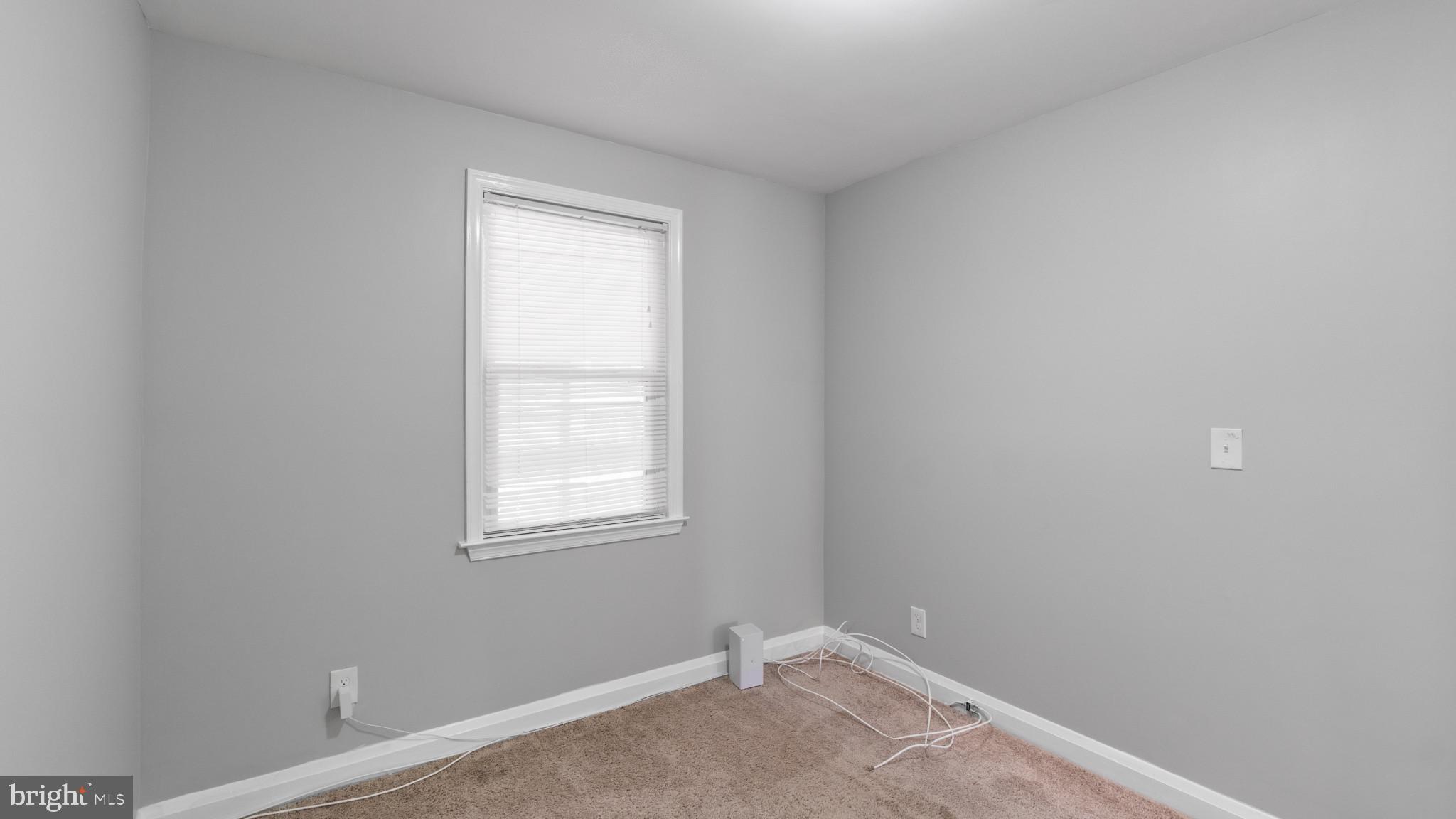 PARADISE MANOR - Residential