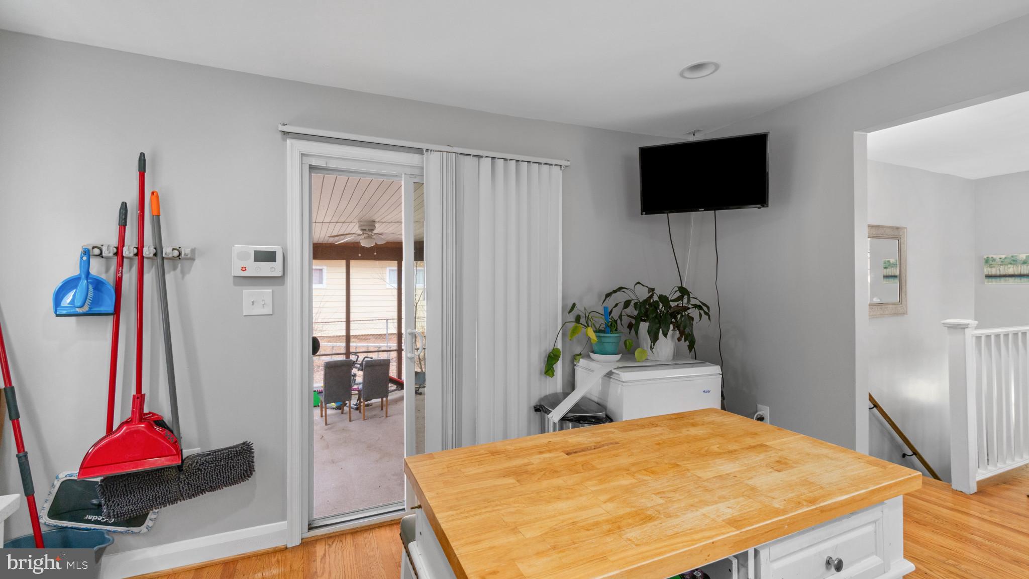 PARADISE MANOR - Residential