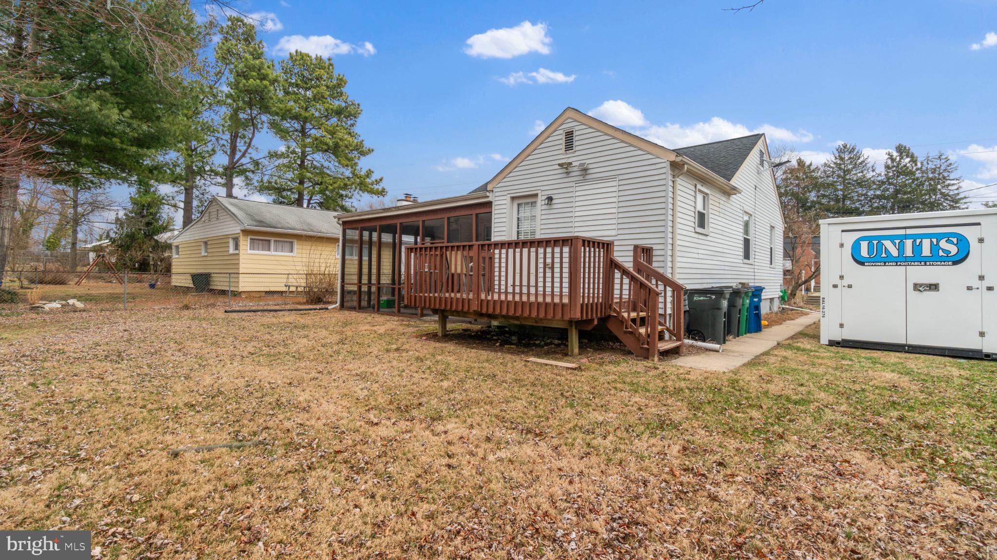 PARADISE MANOR - Residential