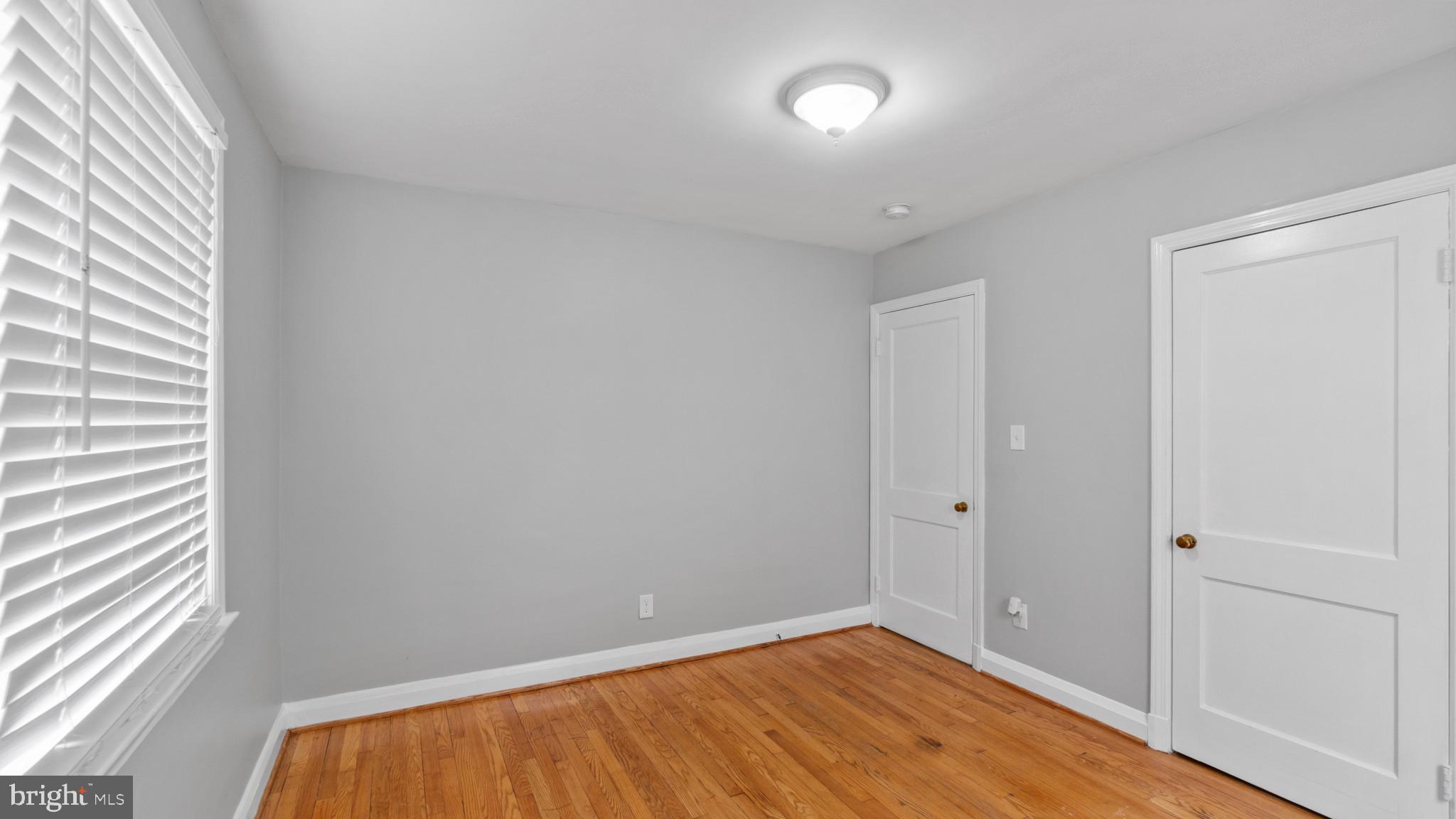 PARADISE MANOR - Residential