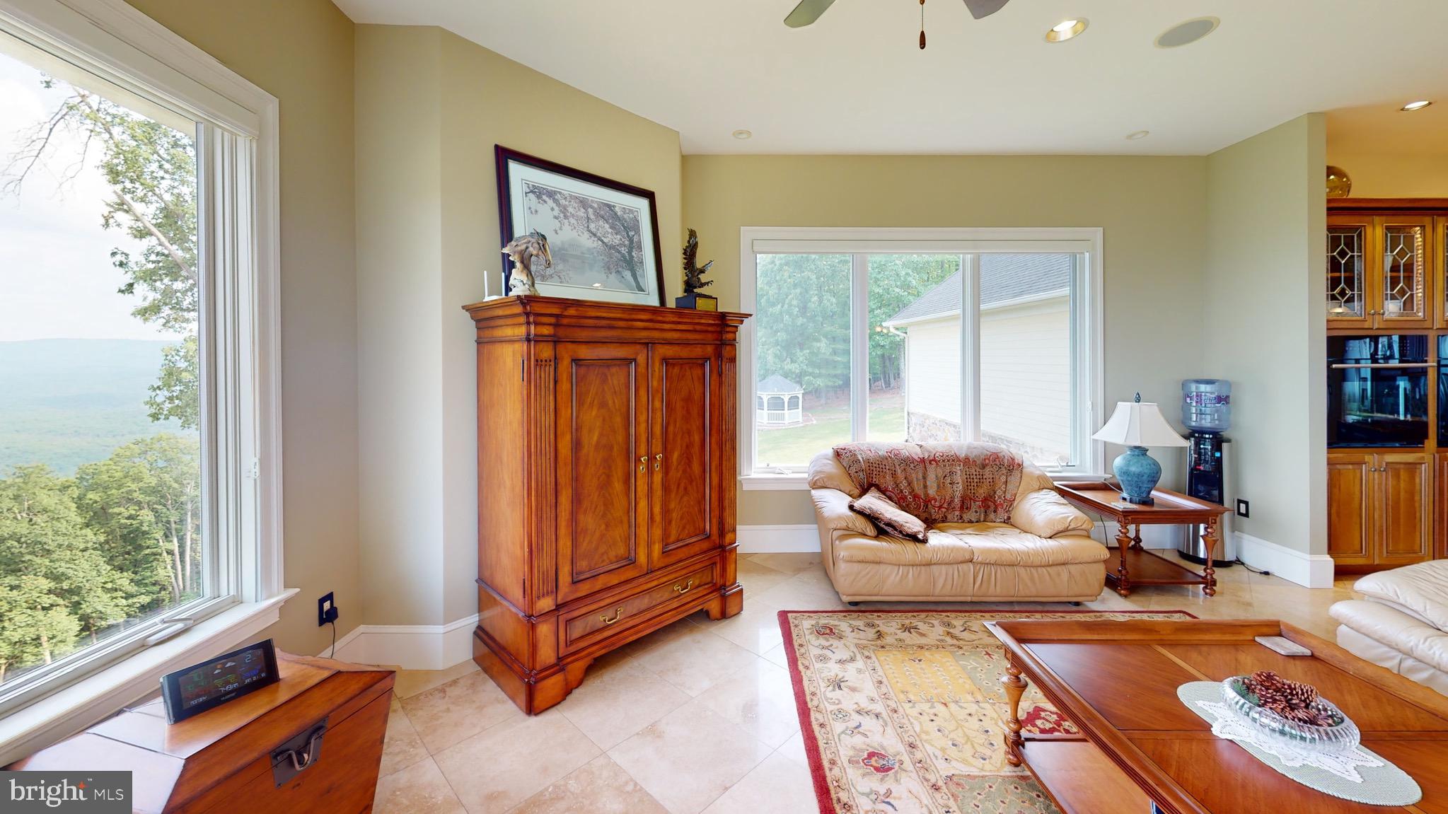 RIVER RIDGE - Residential