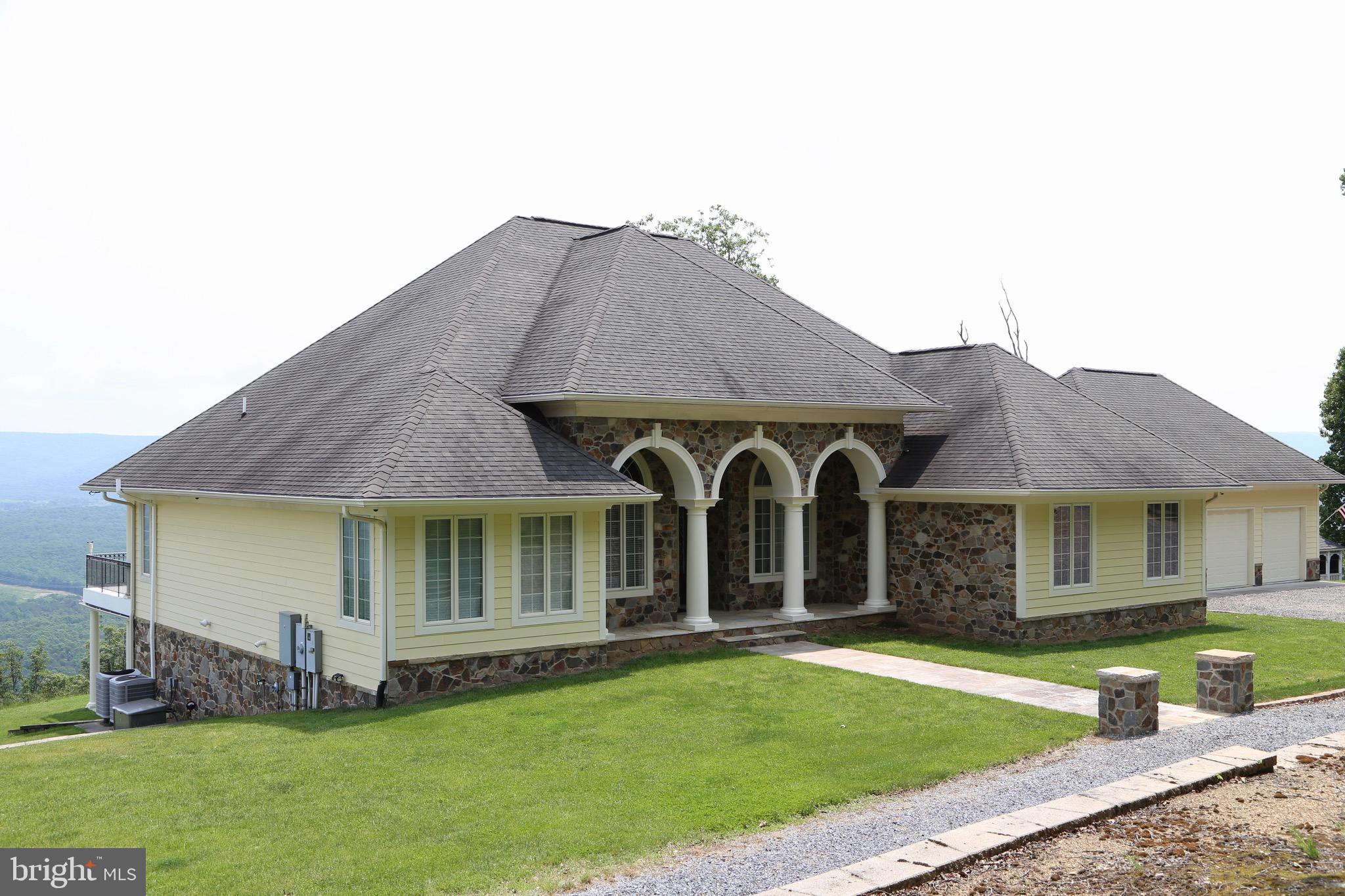 RIVER RIDGE - Residential