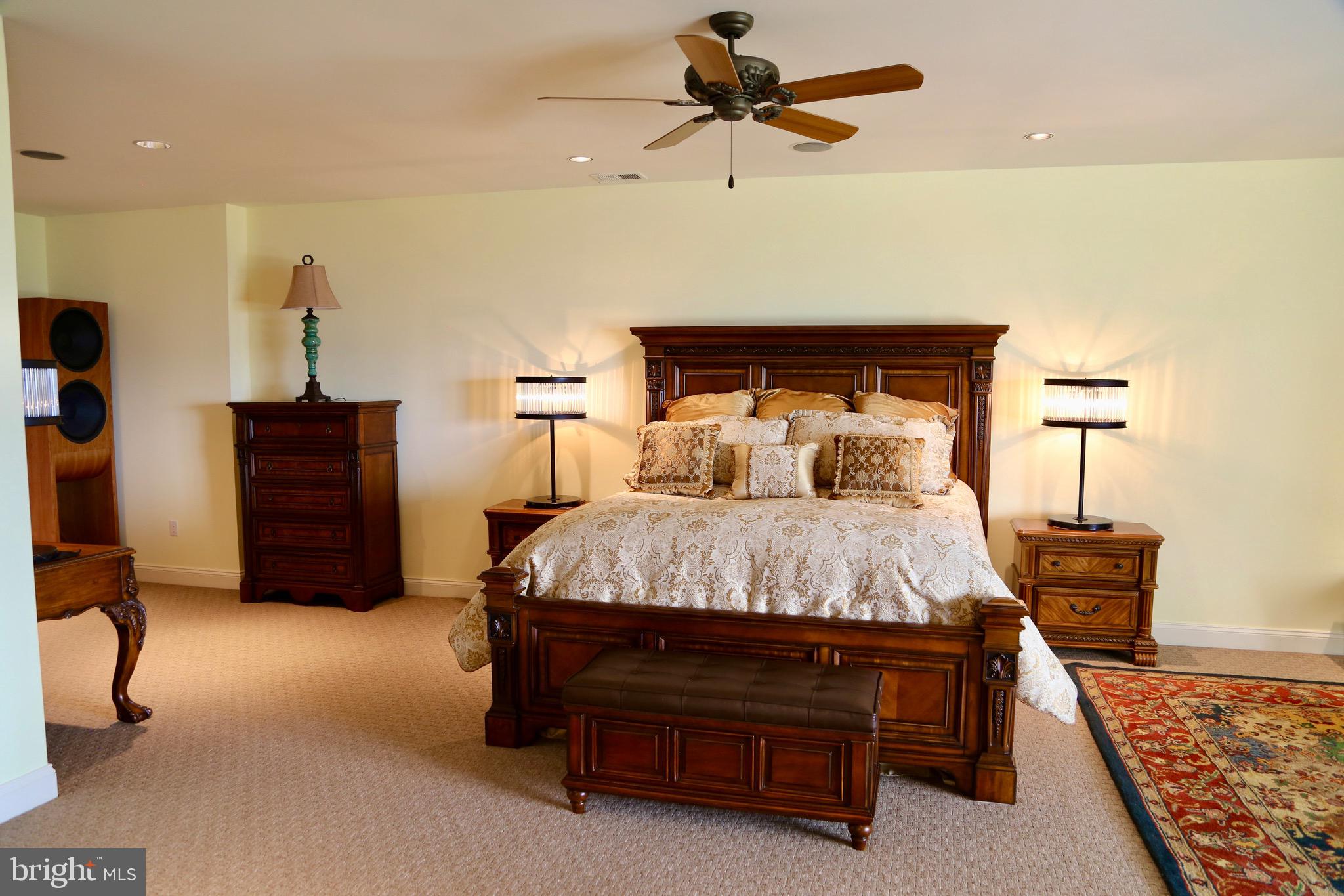 RIVER RIDGE - Residential