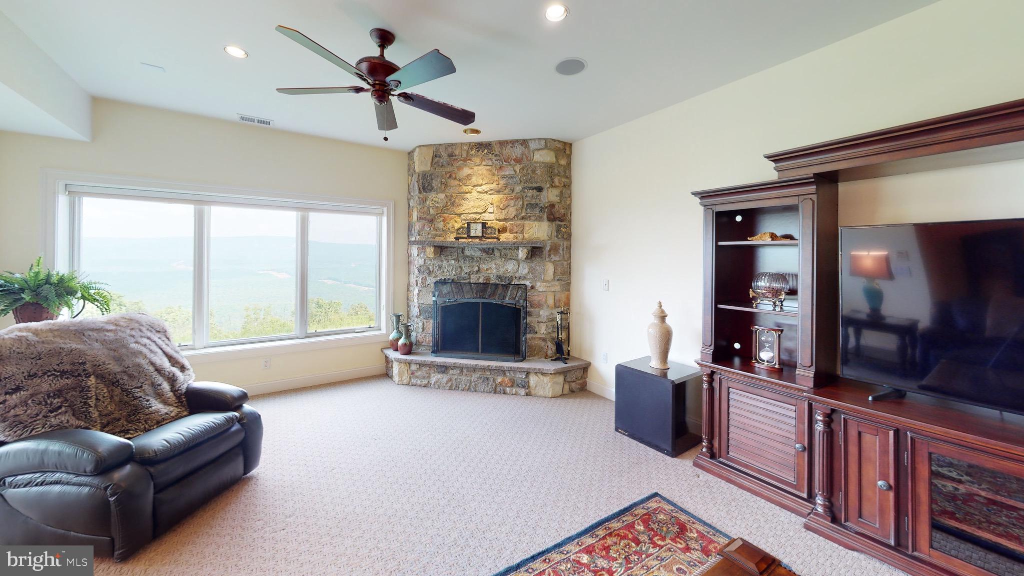 RIVER RIDGE - Residential