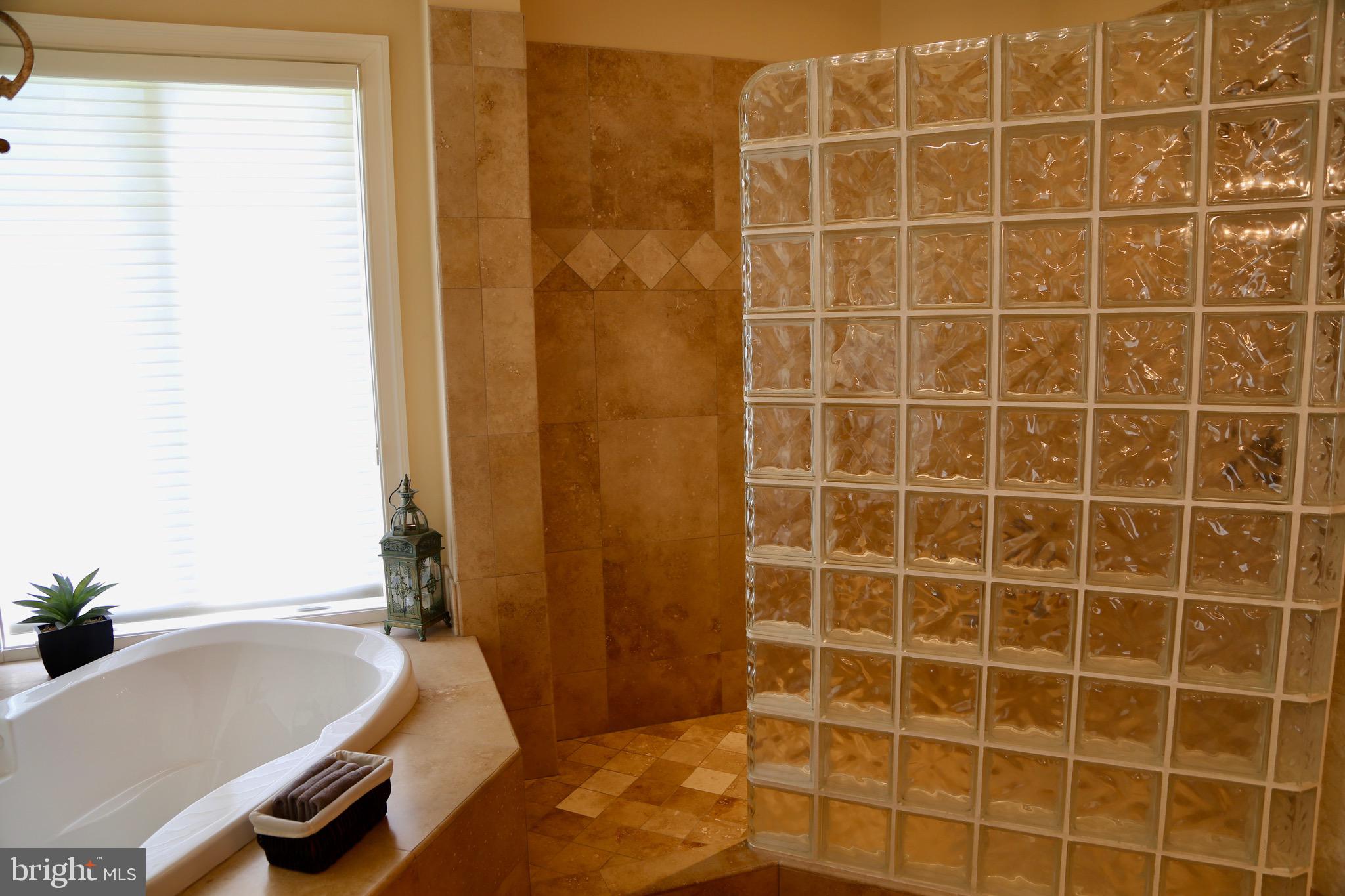 RIVER RIDGE - Residential