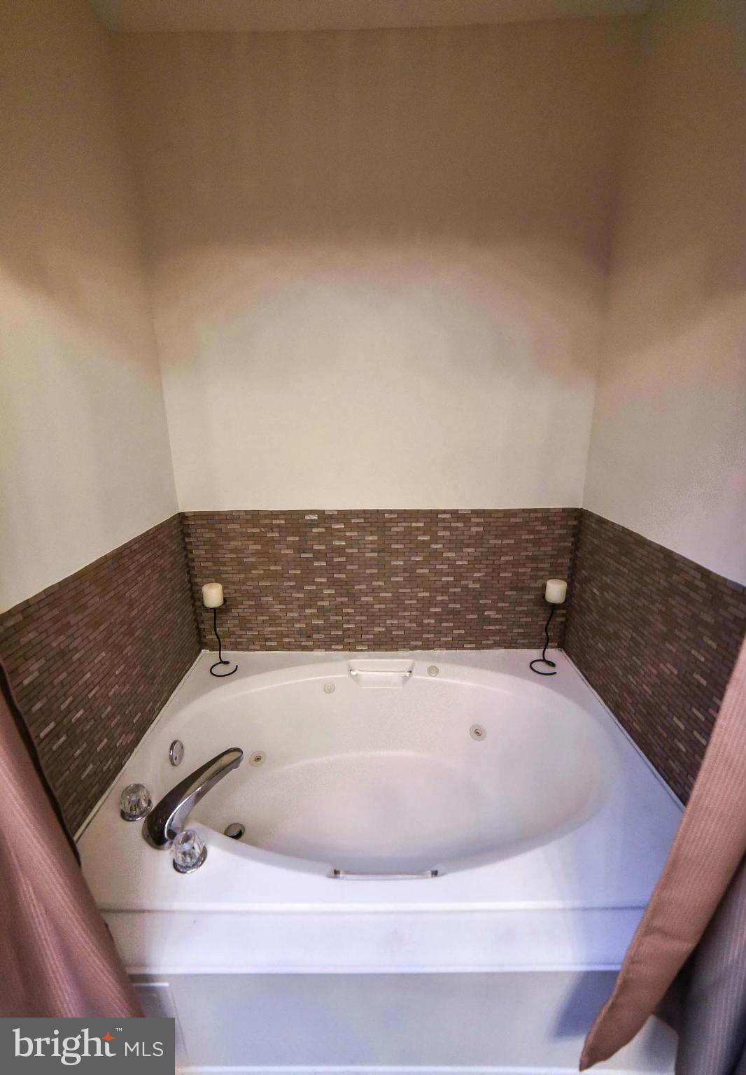 DRUM POINT - Residential