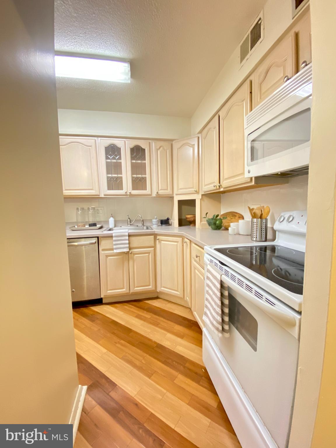 AVENUE OF THE ARTS - Residential