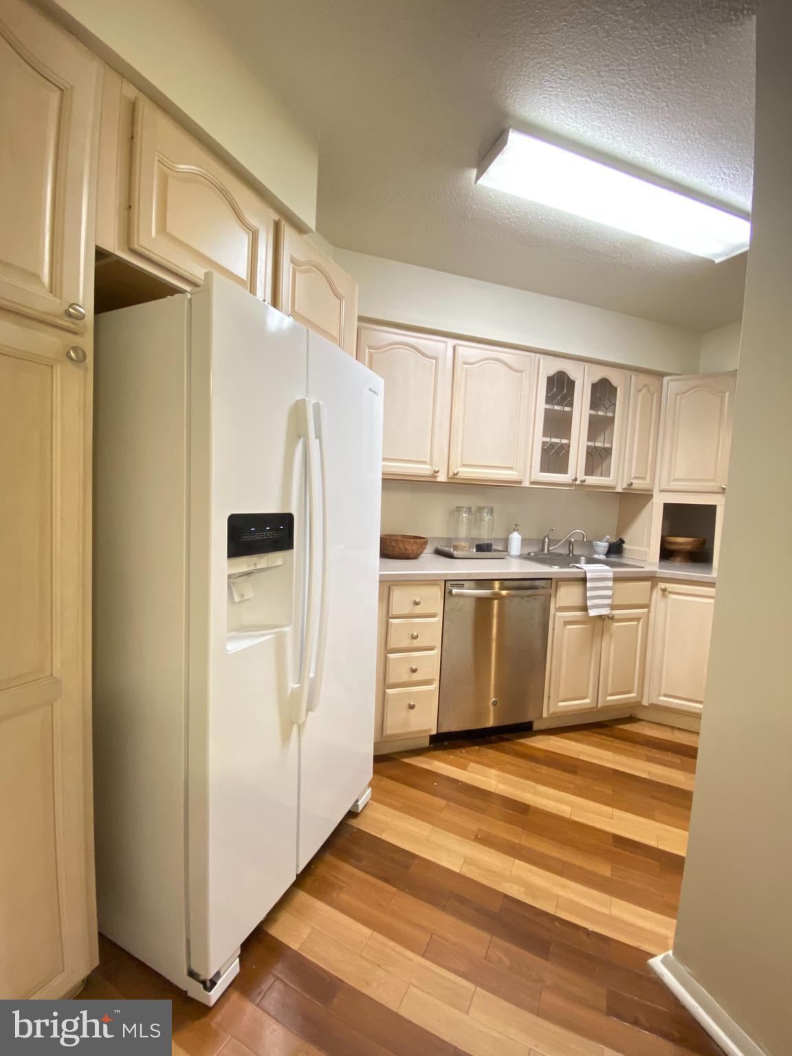 AVENUE OF THE ARTS - Residential