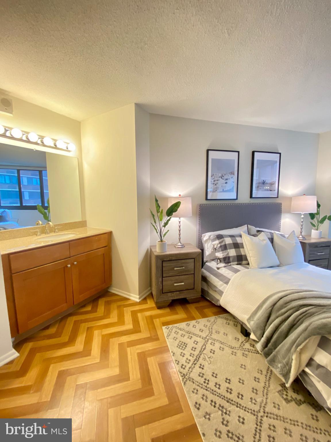 AVENUE OF THE ARTS - Residential