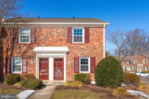 Property photo of 8526 Forrester Boulevard 890, Springfield, VA 22152