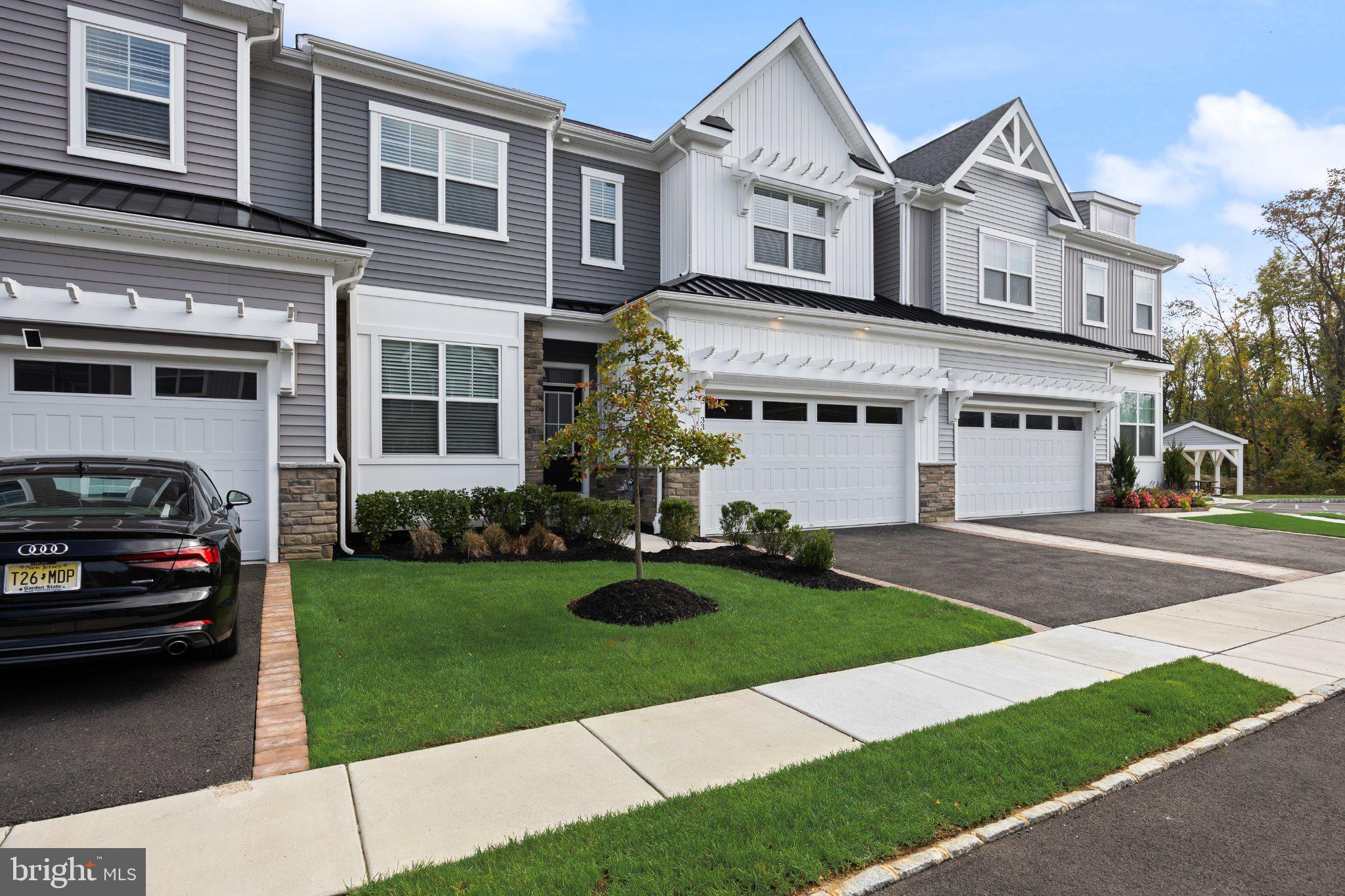 33 BALDWIN COURT