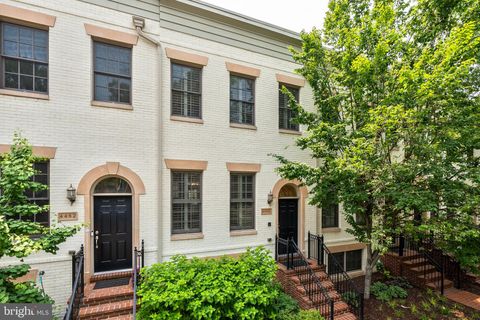 4452 1/2 MACARTHUR BOULEVARD NW WASHINGTON DC 20007