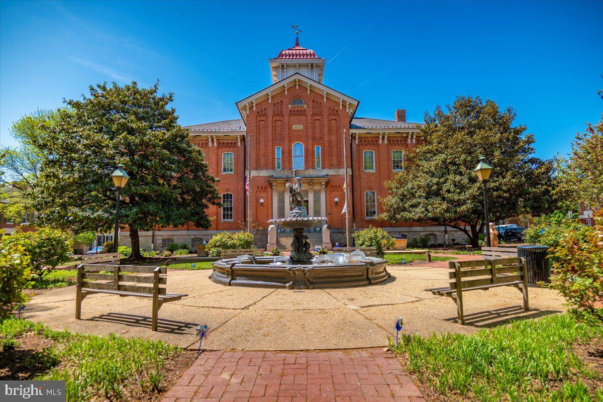 MAXWELL PLACE - Residential Lease