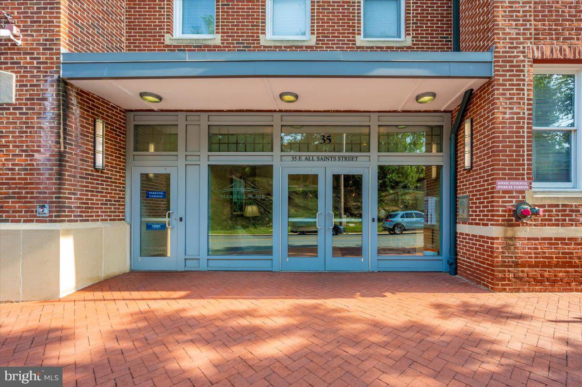 MAXWELL PLACE - Residential Lease