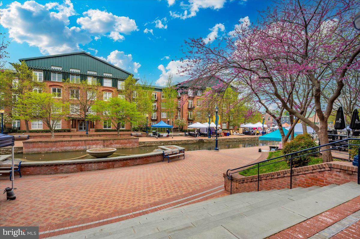 MAXWELL PLACE - Residential Lease