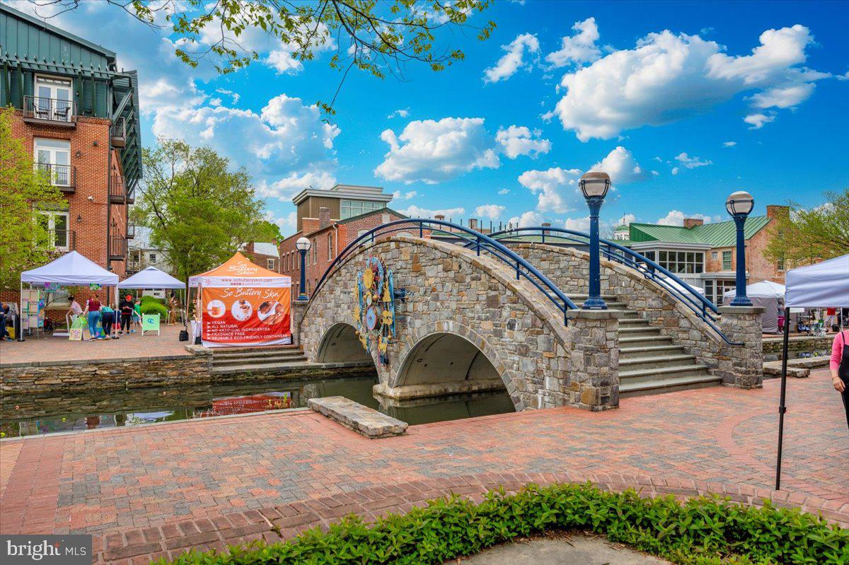 MAXWELL PLACE - Residential Lease