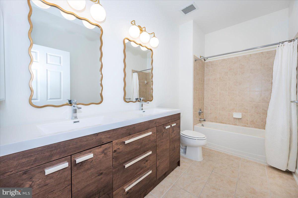 MAXWELL PLACE - Residential Lease