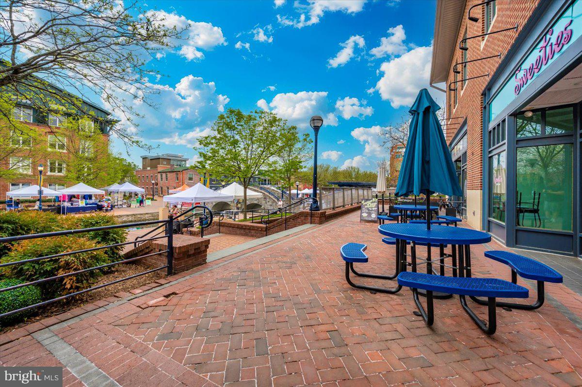 MAXWELL PLACE - Residential Lease