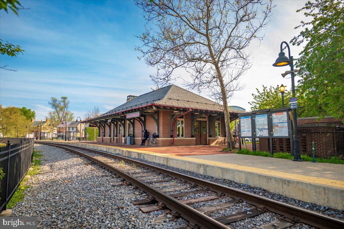 MAXWELL PLACE - Residential Lease