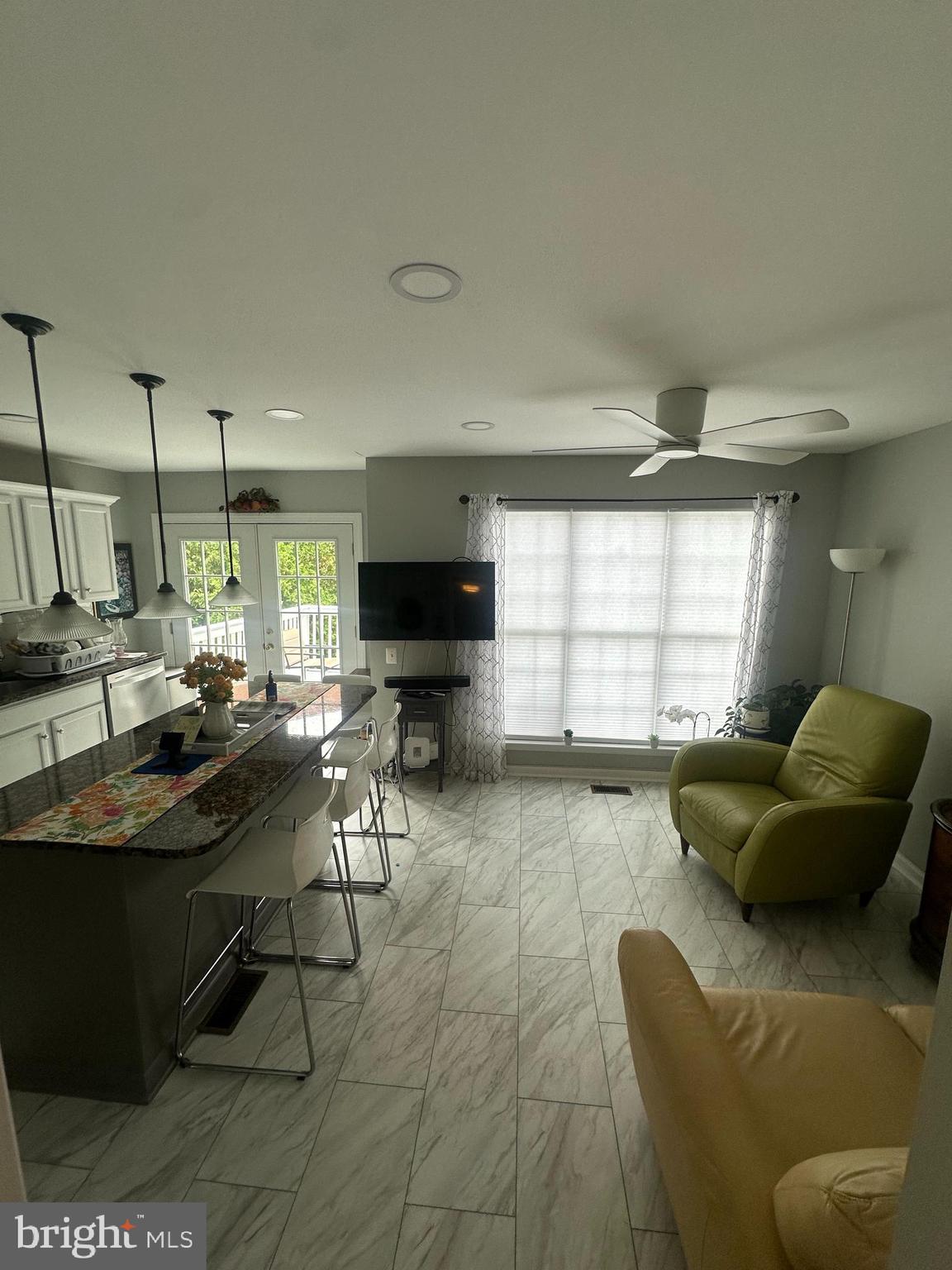 PARKWAY PLAZA - Residential