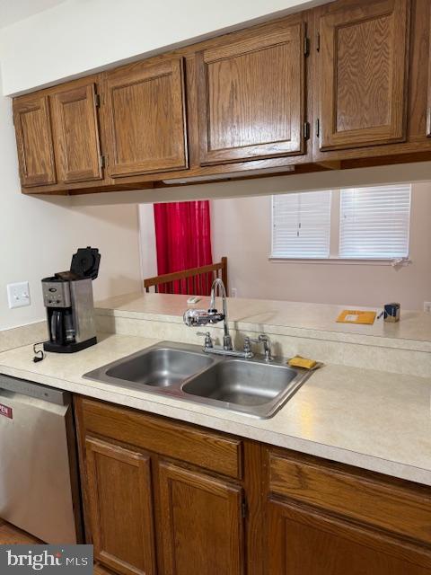 LAKE RIDGE - Residential Lease