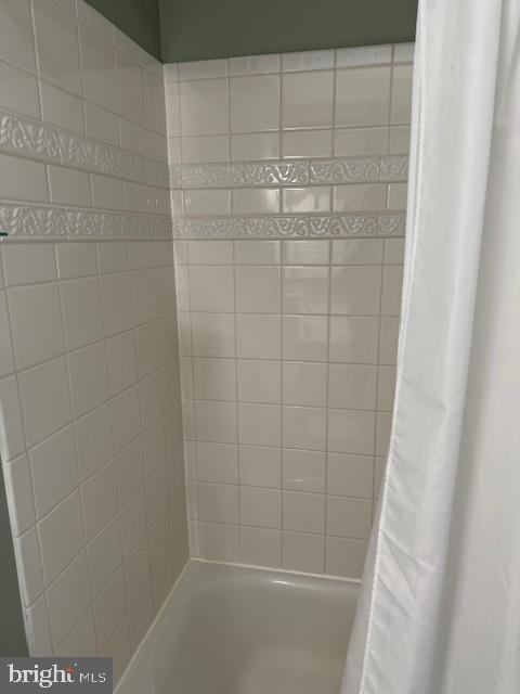 LAKE RIDGE - Residential Lease