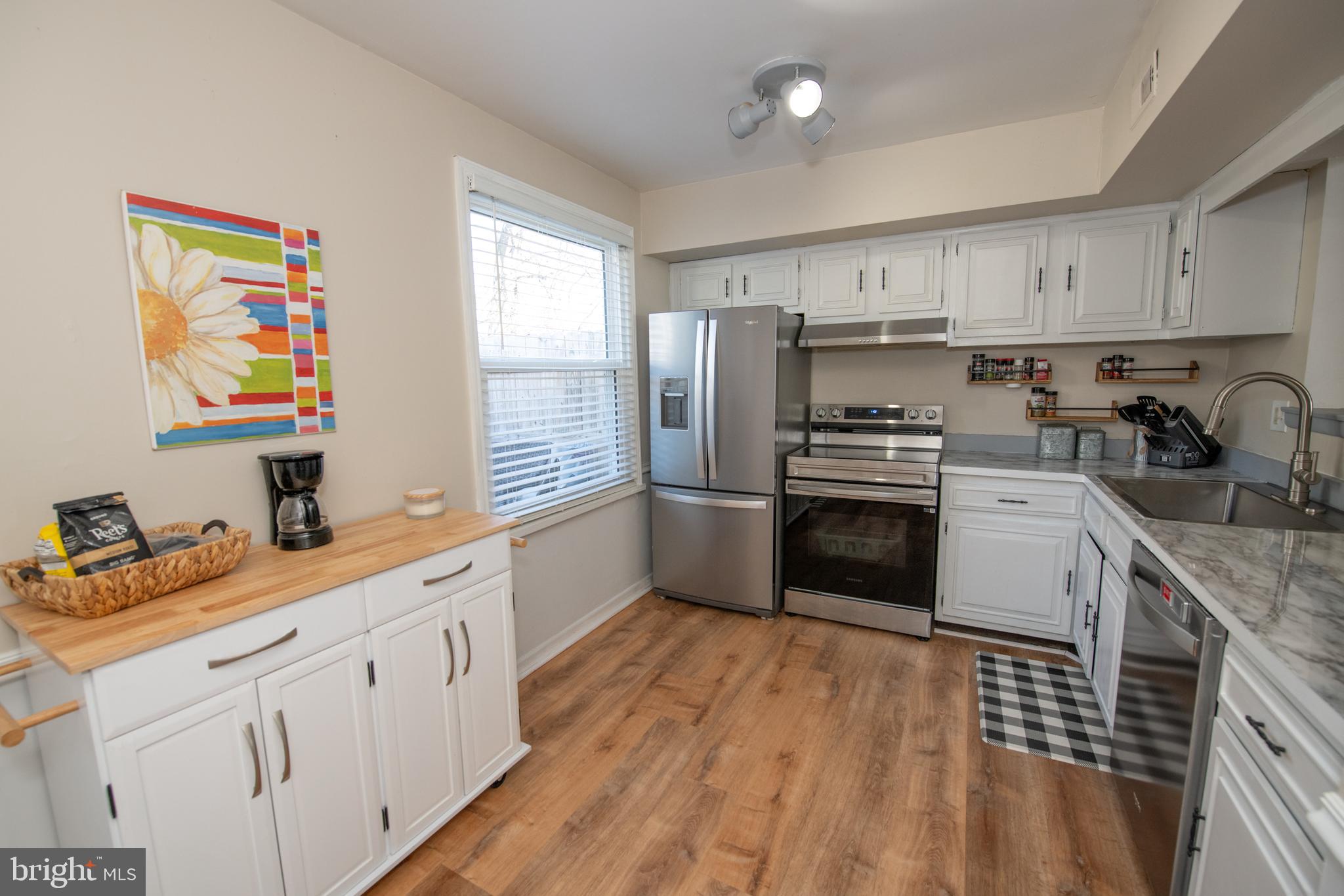 IVY MEADOWS - Residential