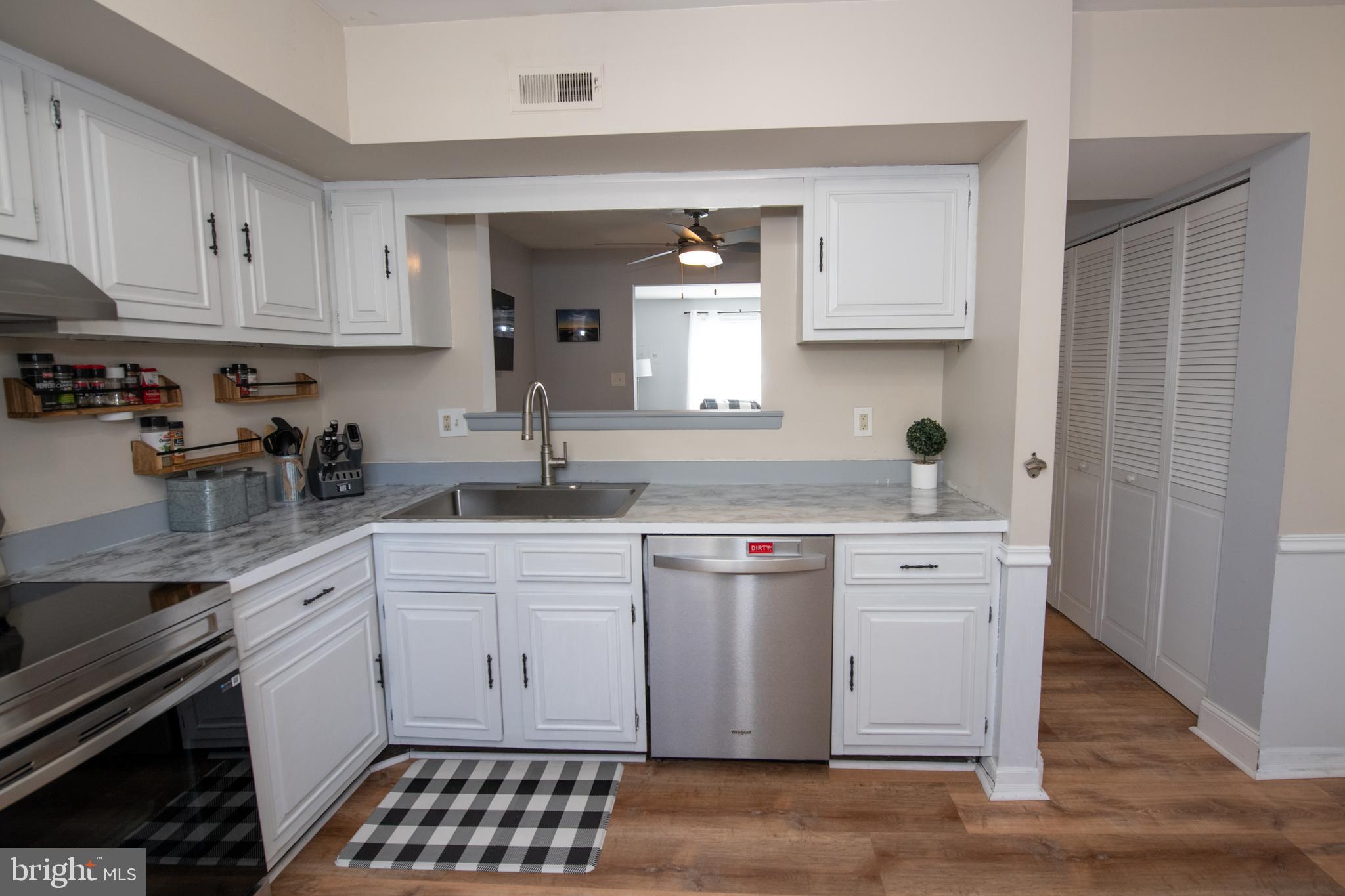 IVY MEADOWS - Residential