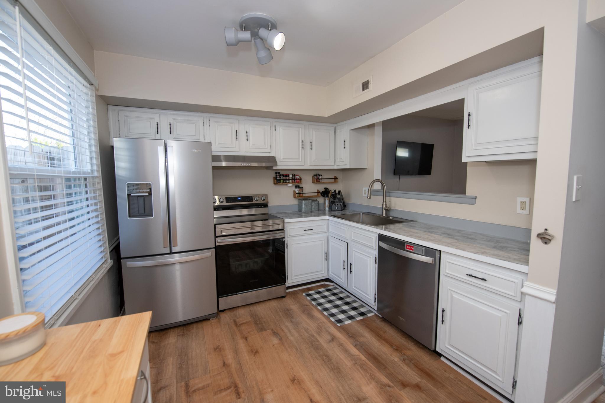 IVY MEADOWS - Residential