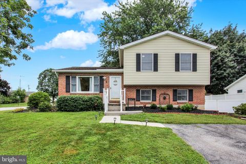 Homes For Sale - 1 Cardinal Drive<br/> HANOVER, PA 17331