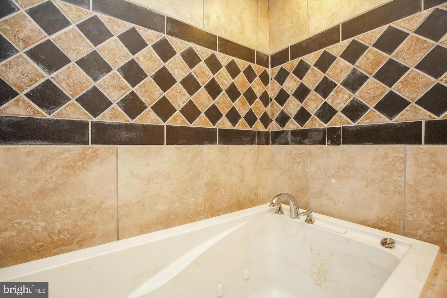 HOLLY HILL FARM - Residential Lease