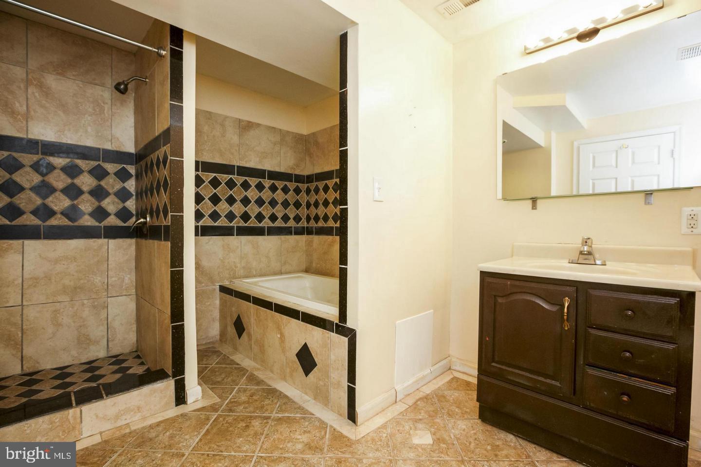 HOLLY HILL FARM - Residential Lease