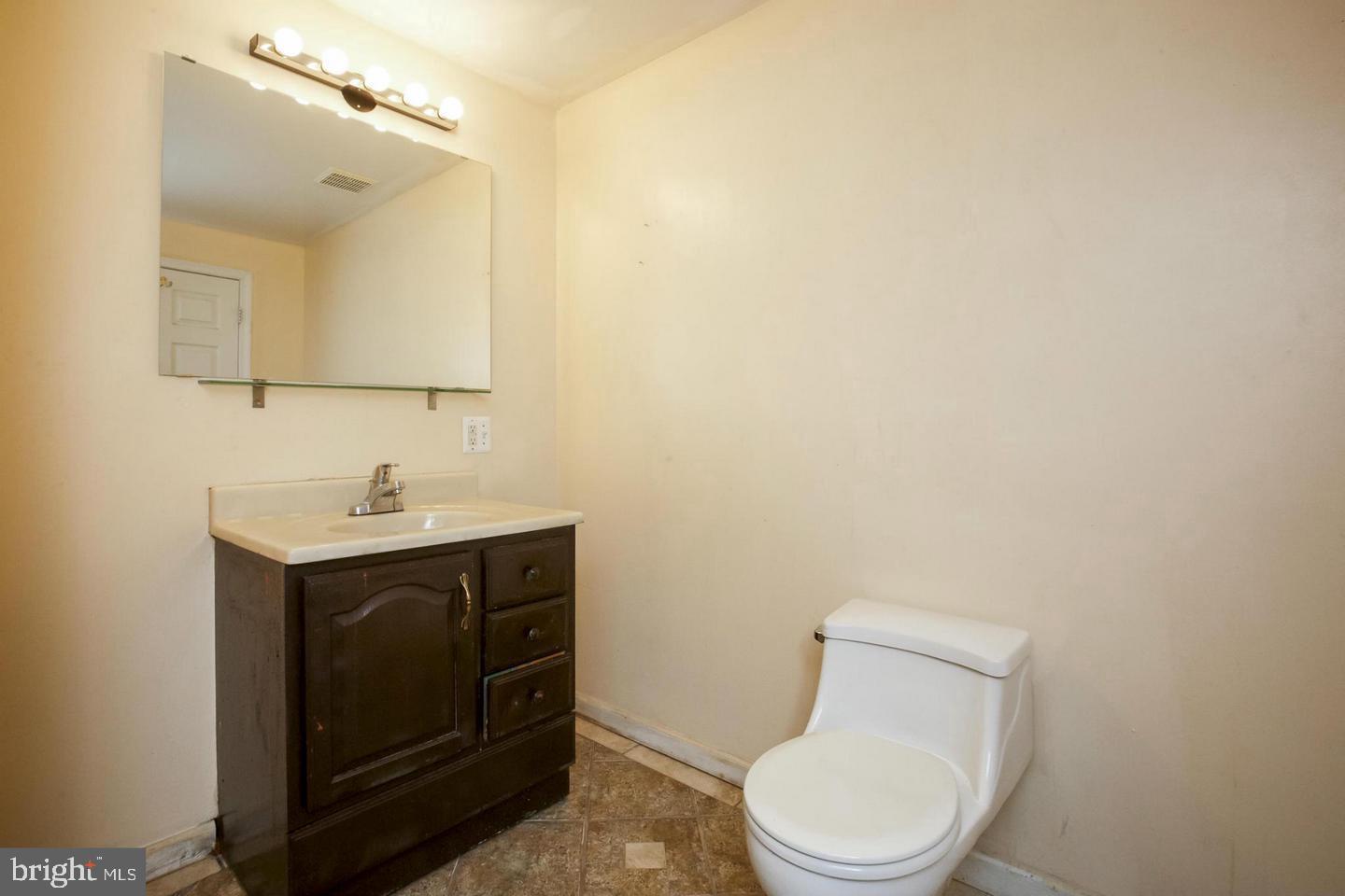 HOLLY HILL FARM - Residential Lease