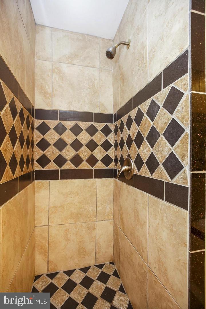 HOLLY HILL FARM - Residential Lease